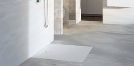 Eine bodenebene Dusche